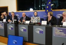 Europäisches Parlament empfängt Frau Rajavi und spricht darüber, dass das Regime die regionale Krise und die Unterdrückung im Iran schürt