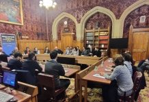 Konferenz iranischer Jugendlicher im britischen Parlament hebt Wandel im Iran hervor