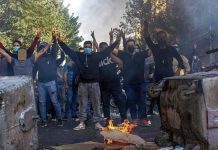 Irans Regime steht vor zerbrochener Einheit, während die Gesellschaft sich in Protesten erhebt