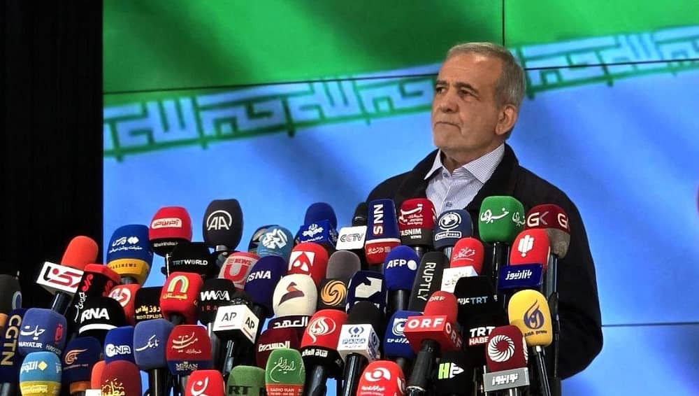 Gründe für Khameneis erzwungene Zustimmung zu Masoud Pezeshkian bei Irans Scheinwahlen