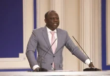 Clément Nyaletsossi Voule fordert internationale Maßnahmen gegen Menschenrechtsverletzungen im Iran