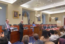 Parteiübergreifende Konferenz im US-Kongress ruft zu einer neuen Iran- Strategie auf