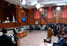 Das Farce-Gericht des iranischen Regimes versucht, Massenhinrichtungen zu rechtfertigen