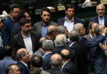 Machtkämpfe in Teheran verschärfen sich angesichts innenpolitischer und regionaler Krisen