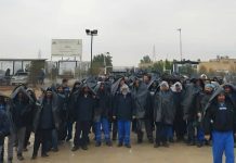 Iran: Proteste von Bürgern, Arbeitern und betrogenen Verbrauchern Arbeiter des Yadavaran-Ölfelds in Khorramshahr im Süden Irans setzen ihren Protest am 15. Tag in Folge inmitten von Kälte und Regen fort – am 7. Januar 2025