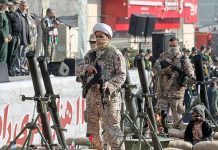 IRGC-Kommandeur gesteht Ablehnung von Marschübungen in Teheran ein Mortars and combatants displayed behind a truck during the ‘Wayfarers of Jerusalem’ drill in Tehran, January 10, 2025
