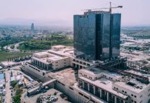 Das klerikale Regime profitiert vom Anstieg des US-Dollars gegenüber dem Rial