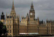 Britische Lords fordern Maßnahmen gegen Menschenrechtsverstöße und willkürliche Inhaftierungen