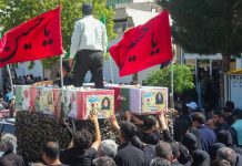 Regime überstürzt Khomeinis Beerdigung aus Angst vor Aufstand