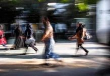 Irans Jugend: Von der Mittelschicht in die Armut