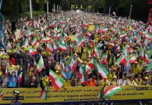 Brüssel-Demo: 60 Jahre MEK, Ruf nach Freiheit