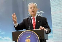 Sam Brownback: Frauen führen den Sieg über die Tyrannei