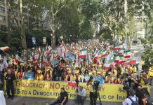 Tausende in New York für Wandel im Iran