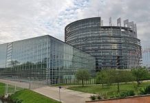 EU-Parlament verlangt härteren Kurs gegen Teheran wegen Menschenrechtsverstößen und Atomgefahr