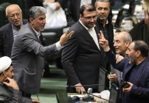 Iran: Regime in der Krise – Spritpreis, Weiß-Internet, Säuberungen