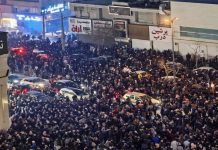 Maschhad: Studenten machen Gedenkstätte zum Protestort