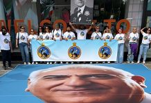 SAVAK-Marsch und Rap: Monarchisten stützen Irans Regime