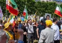 Trotz Polizeiverbot: 50.000 Menschen demonstrieren in Paris gegen Hinrichtungen im Iran