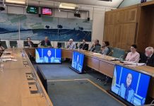 Britisches Parlament fordert IRGC-Verbot und unterstützt demokratischen Wandel im Iran